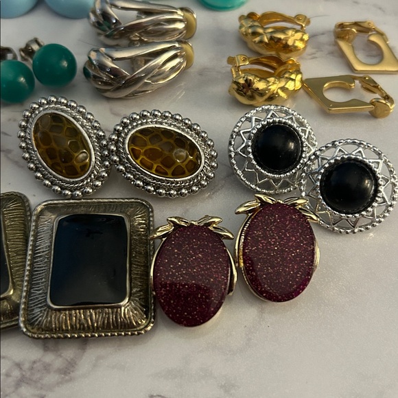 Lot of 31 Clip on or Screw Back Earrings - Picture 3 of 7